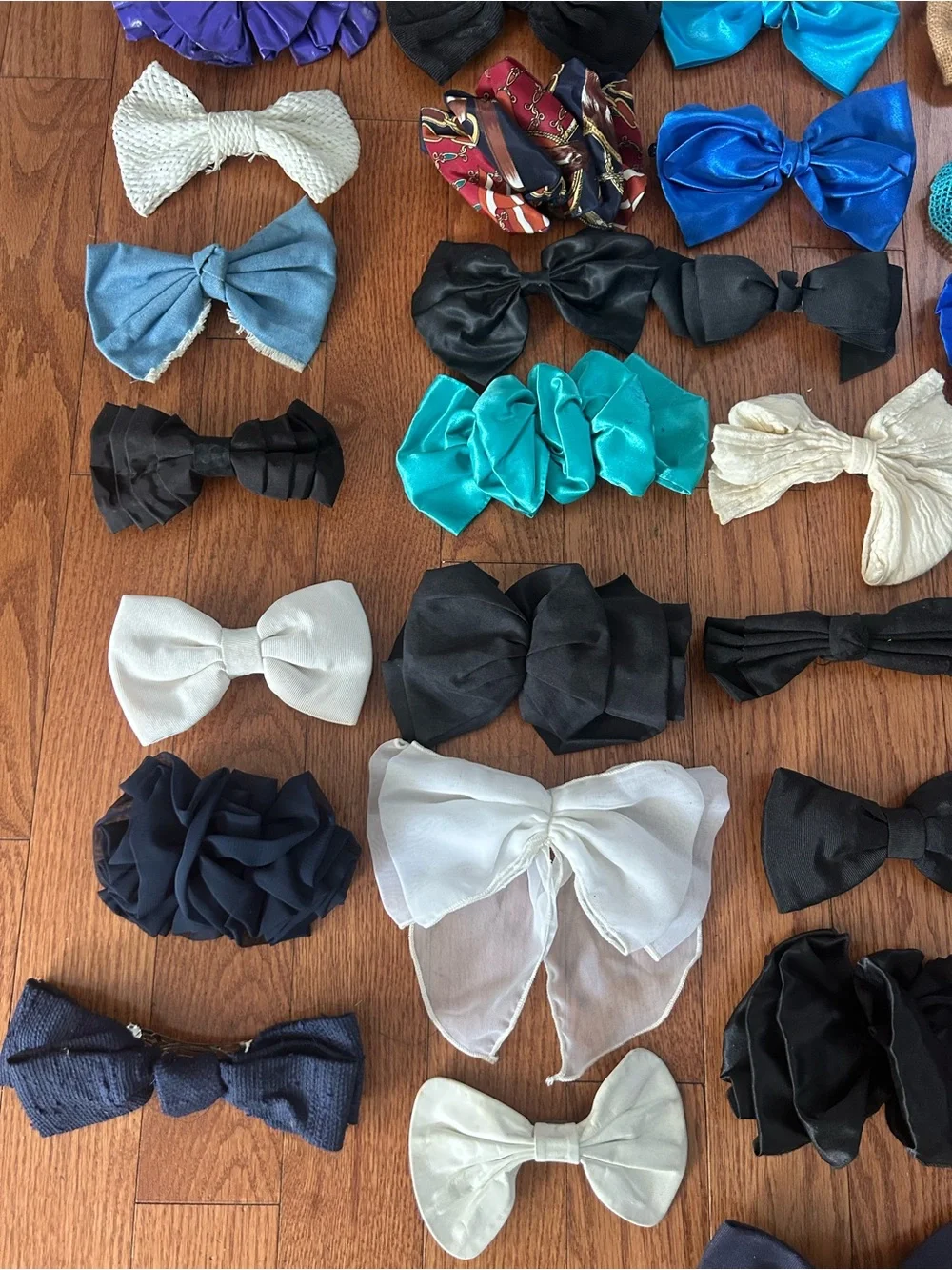 VTG 80s 90s Hair Bows Barrettes Scrunchies Lot of 43 Items Multicolor Textures